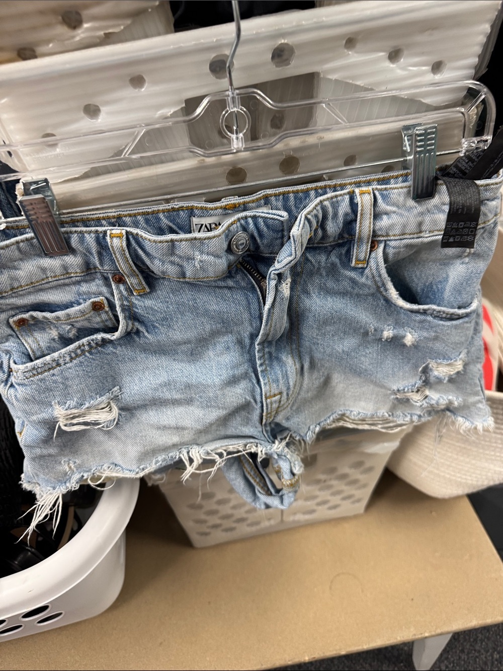 Zara denim shorts size 6 // 052709